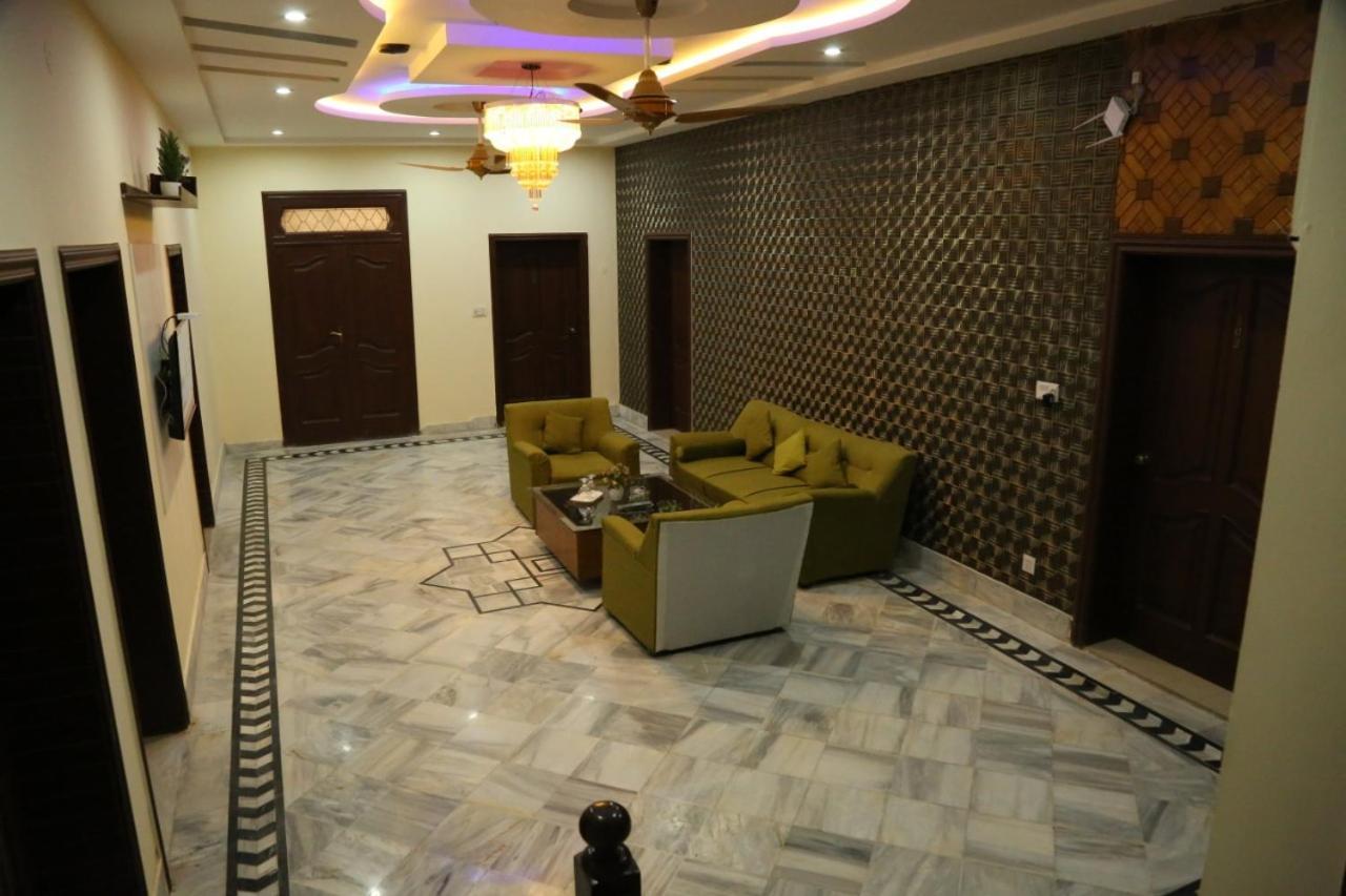 Hotel Pak Continental Мултан Екстериор снимка