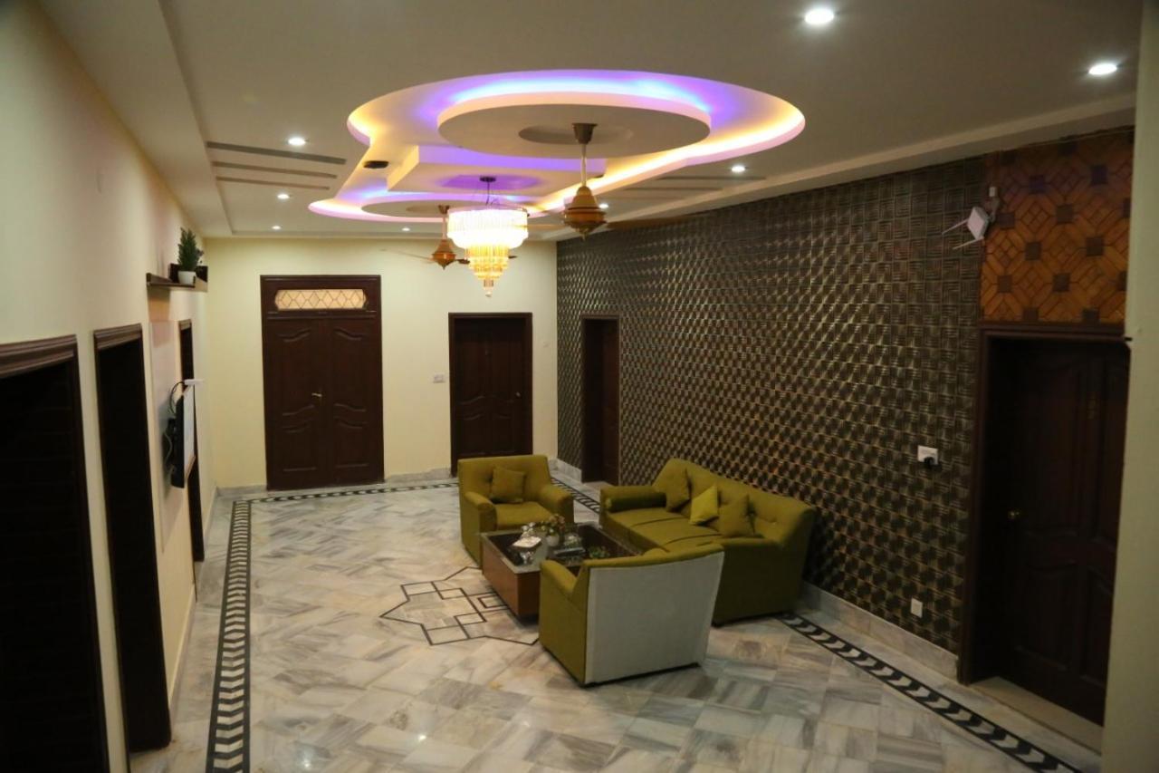 Hotel Pak Continental Мултан Екстериор снимка