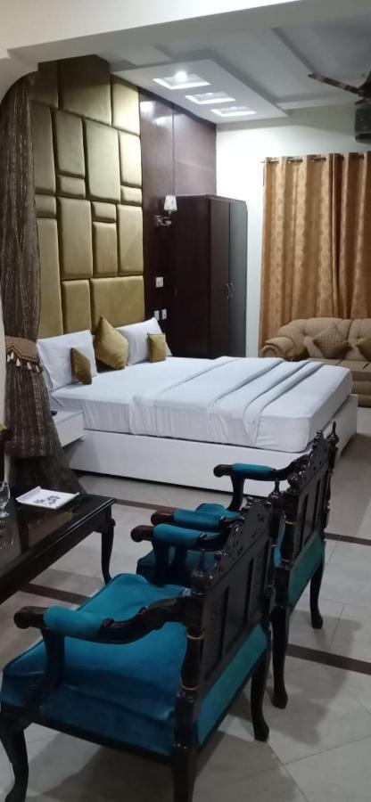 Hotel Pak Continental Мултан Екстериор снимка