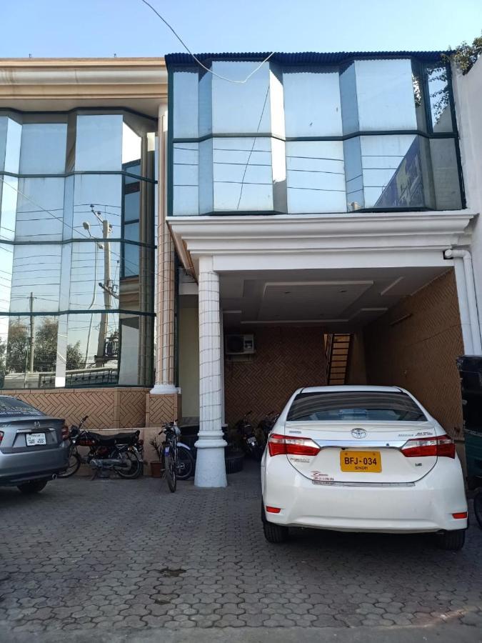 Hotel Pak Continental Мултан Екстериор снимка