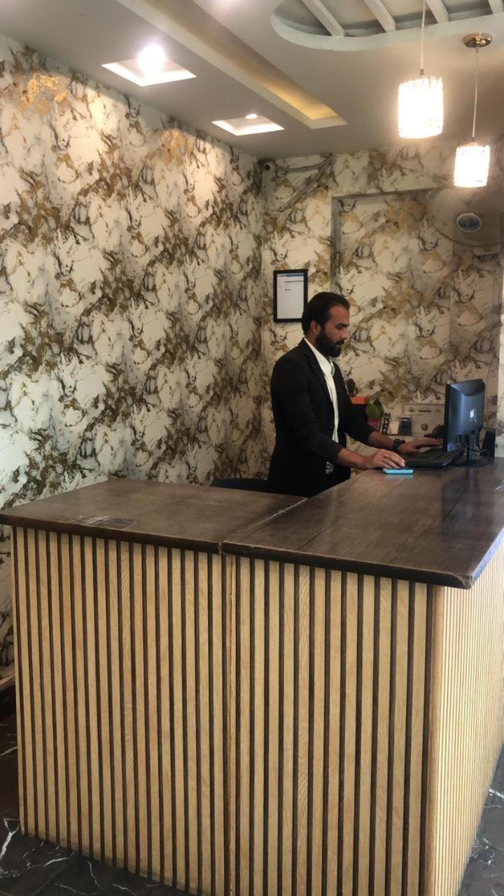 Hotel Pak Continental Мултан Екстериор снимка